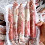 KHÁCH MUA TÔM, MỰC VÀ HẢI SẢN ĐÔNG LẠNH