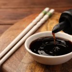KHÁCH MUA NƯỚC XỐT